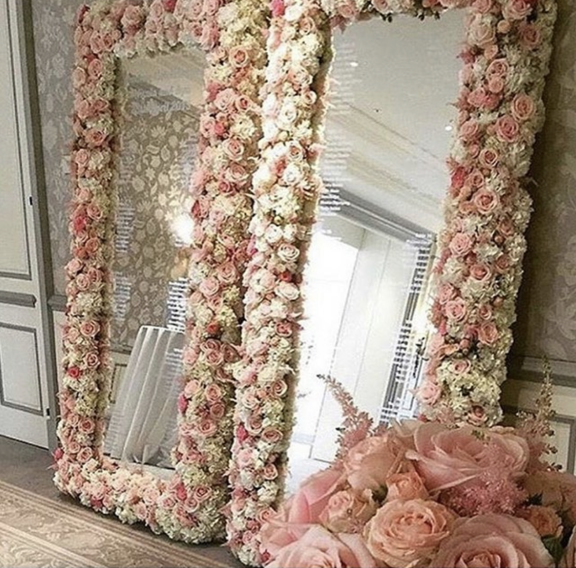 Květinové rámy na zrcadla