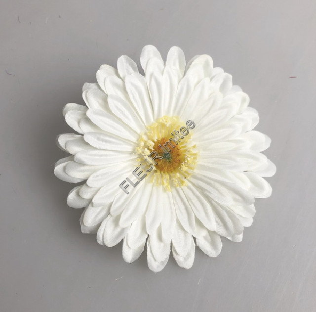 Květ gerbera 11cm 12/432